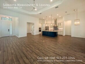 1049 River Wind Cir in Bradenton, FL - Foto de edificio - Building Photo