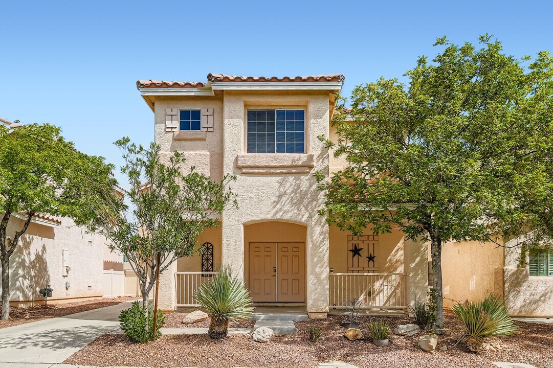 8964 Tom Noon Ave in Las Vegas, NV - Building Photo