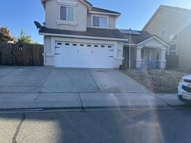 2177 Stonewater Dr in Yuba City, CA - Building Photo