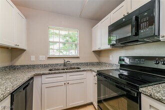 818 SW 31st St in Cape Coral, FL - Building Photo - Building Photo