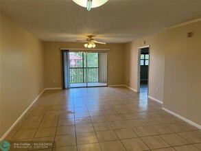 571 SW 142nd Ave in Pembroke Pines, FL - Building Photo - Building Photo