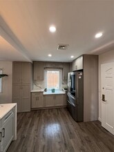 1090 Pelham Pkwy S in Bronx, NY - Building Photo - Building Photo