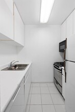 235 E 40th St in New York, NY - Building Photo - Building Photo