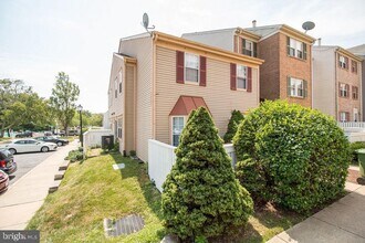 11400 Appledowre Way in Germantown, MD - Building Photo - Building Photo