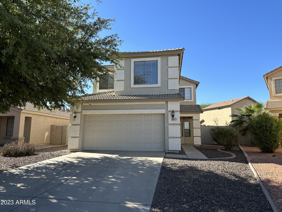 805 E Nardini St in Queen Creek, AZ - Foto de edificio