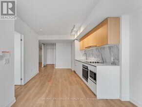 1100 Sheppard Ave W in Toronto, ON - Building Photo - Building Photo