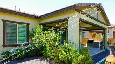 248 E Desert Broom Dr in Chandler, AZ - Building Photo - Building Photo