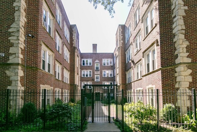 property at 7350 N Damen Ave