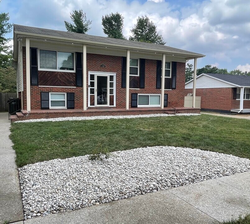 3421 Holwyn Rd in Lexington, KY - Building Photo