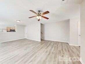 1152 Rabon Pond Dr in Columbia, SC - Foto de edificio - Building Photo