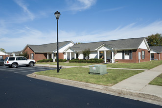 The Cove Apartments in Cartersville, GA - Building Photo - Building Photo