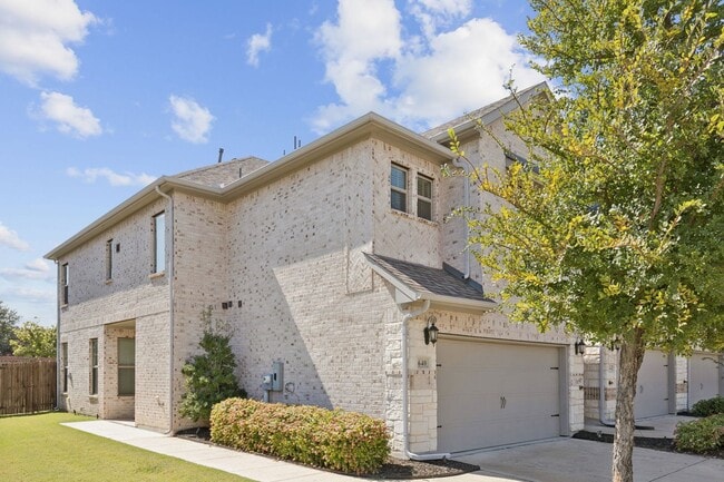 640 Hutchinson Ln in Lewisville, TX - Building Photo - Building Photo