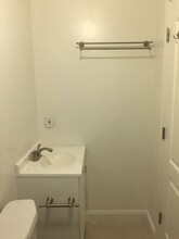 7020 SW 71st Ave in Miami, FL - Building Photo - Building Photo