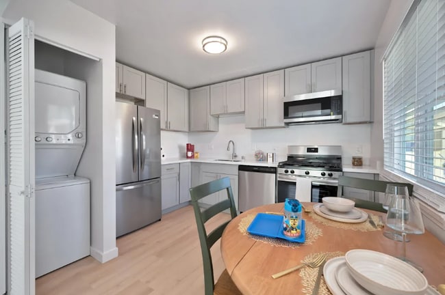 6431 Benning St, Unit 6421