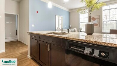 4050 W Pine Blvd in St. Louis, MO - Foto de edificio - Building Photo