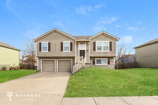 605 Marguerite St in Kearney, MO - Building Photo