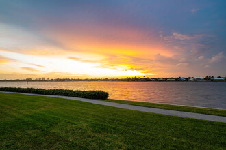 2180 Ibis Isle Rd in Palm Beach, FL - Building Photo - Building Photo