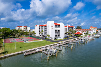 Vista Bay Condominiums in Indian Shores, FL - Building Photo - Building Photo