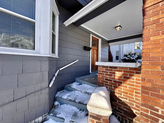 823 Neland Ave SE in Grand Rapids, MI - Building Photo - Building Photo