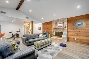 2710 Deeringhill Dr in Austin, TX - Building Photo