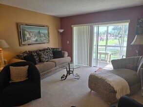 112 Lake Dora Dr in West Palm Beach, FL - Building Photo - Building Photo