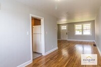 304 W Riverview Rd photo'