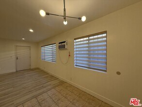 7307 Willoughby Ave in Los Angeles, CA - Building Photo - Building Photo