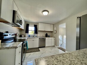 7086 Tylersville Rd in West Chester, OH - Building Photo - Building Photo