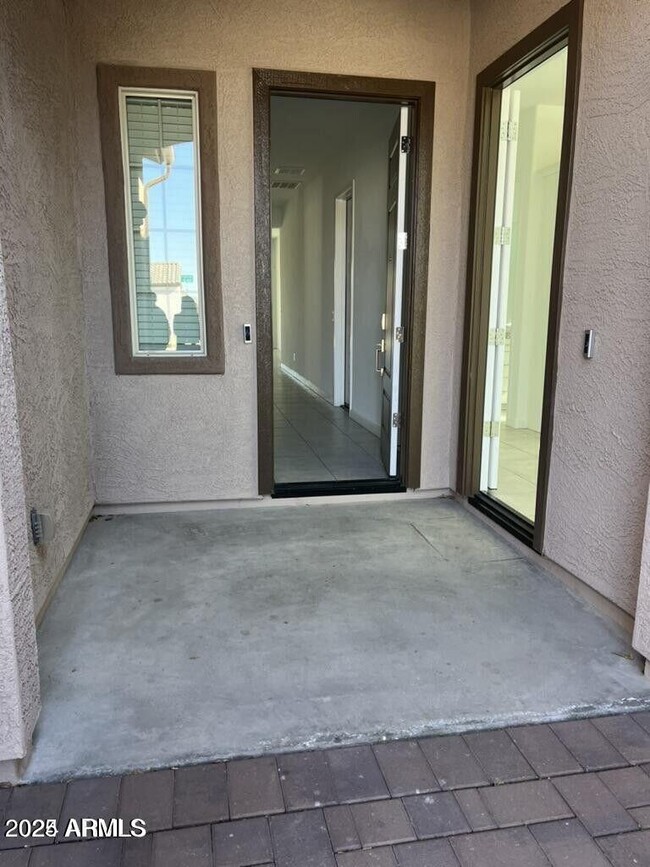 4623 S 111th Dr in Tolleson, AZ - Foto de edificio - Building Photo