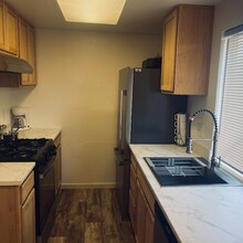 1990 Benita Dr in Rancho Cordova, CA - Foto de edificio - Building Photo