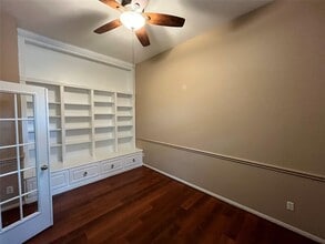 30 S Rambling Ridge Pl in Conroe, TX - Building Photo - Building Photo