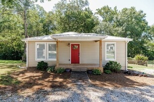 269 Park Dr in Jefferson, GA - Building Photo