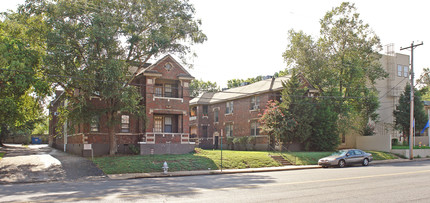 The Manor in Memphis, TN - Building Photo - Building Photo