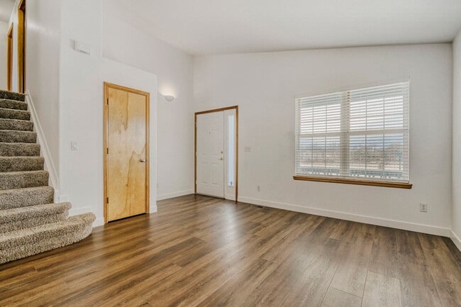 5557 E 130th Ave in Thornton, CO - Foto de edificio - Building Photo