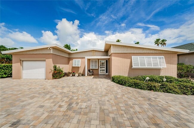 property at 1983 W Vina Del Mar Blvd