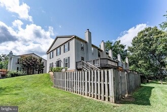 5708 Gladden Ct in Alexandria, VA - Building Photo - Building Photo