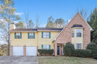 1994 Banks Way in Atlanta, GA - Building Photo