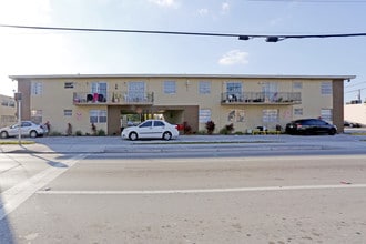 3916 Palm Ave in Hialeah, FL - Building Photo - Building Photo