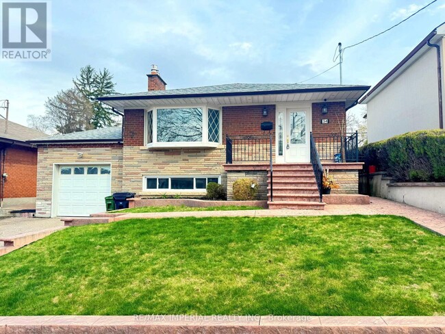 34 Doddington Dr in Toronto, ON - Building Photo - Building Photo