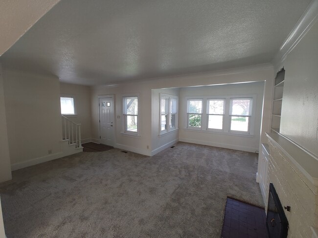 property at 712 4th St NW