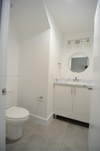 645 Palmetto Dr-Unit -10 in Miami Springs, FL - Building Photo - Building Photo