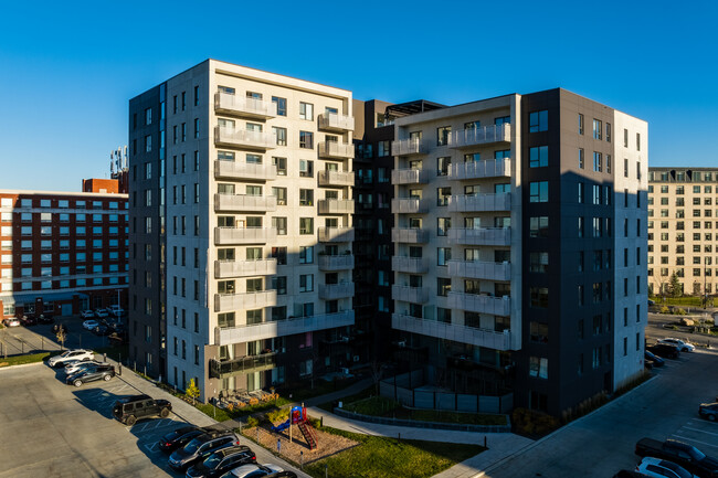 Urban West in Pointe-claire, QC - Building Photo - Building Photo