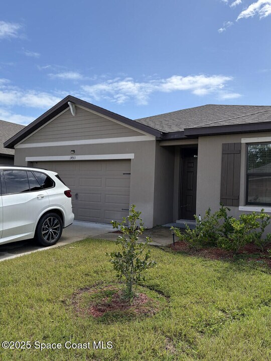 1453 Mineral Lp Dr NW in Palm Bay, FL - Building Photo