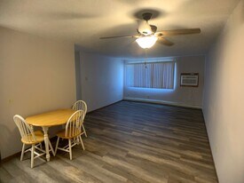 337 14th Ave SE in Devils Lake, ND - Building Photo