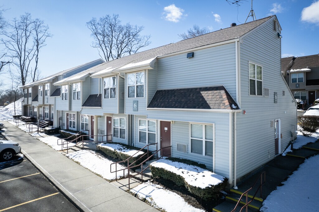 Maplewood Gardens Apartments Nanuet, NY Apartments For Rent