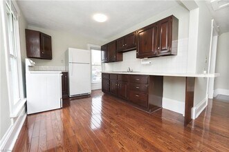 554 Creedmore Ave in Barberton, OH - Building Photo - Building Photo