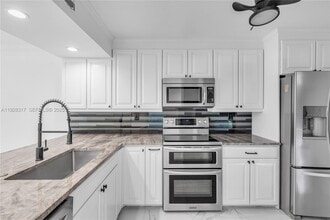 12 Royal Palm Way in Boca Raton, FL - Building Photo - Building Photo