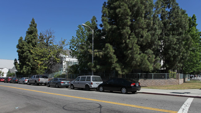 Roberta Stephens Villa I in Los Angeles, CA - Building Photo - Building Photo