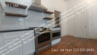 411 W Mistletoe Ave in San Antonio, TX - Building Photo - Building Photo