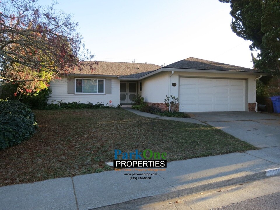 4509 Fieldcrest Dr in Richmond, CA - Building Photo